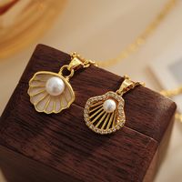 Copper Elegant Inlay Shell Artificial Pearls Pendant Necklace main image 1