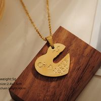 201 Edelstahl 18 Karat Vergoldet IG-Stil Klassischer Stil Basic Schlüssel Herzform Halskette Mit Anhänger main image 2