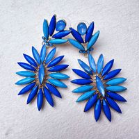 1 Pair Vintage Style Simple Style Daisy Plating Inlay Alloy Rhinestones Gold Plated Drop Earrings main image 3