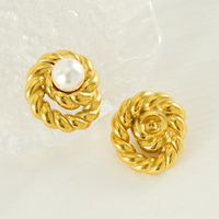 1 Pair Simple Style Commute Geometric Inlay Titanium Steel Artificial Pearls 18K Gold Plated Ear Studs main image 3