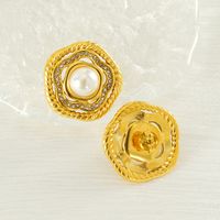 1 Paar Elegant Einfacher Stil Blume Inlay Titan Stahl Künstliche Perlen 18 Karat Vergoldet Ohrstecker main image 6