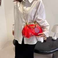 Women's Medium Cloth Flower Elegant Streetwear Tassel Clasp Frame Crossbody Bag main image 3