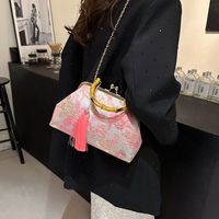 Women's Medium Cloth Flower Elegant Streetwear Tassel Clasp Frame Crossbody Bag sku image 3