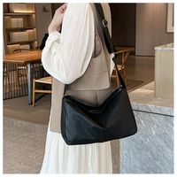 Women's Medium Pu Leather Solid Color Streetwear Square Zipper Shoulder Bag main image 2