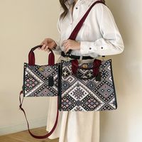 Women's Medium Canvas Lingge Ethnic Style Square Lock Clasp Tote Bag main image 1