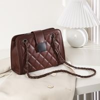 Women's Medium Pu Leather Solid Color Lingge Elegant Classic Style Zipper Shoulder Bag sku image 3