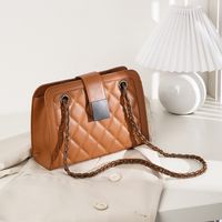 Women's Medium Pu Leather Solid Color Lingge Elegant Classic Style Zipper Shoulder Bag sku image 4