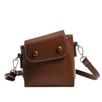 Women's Small Pu Leather Solid Color Vintage Style Magnetic Buckle Crossbody Bag sku image 2