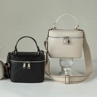Women's Medium Leather Solid Color Streetwear Zipper Crossbody Bag main image 1