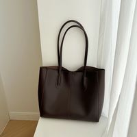 Women's Large Pu Leather Solid Color Classic Style Magnetic Buckle Tote Bag main image 3
