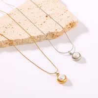 304 Stainless Steel 18K Gold Plated IG Style Romantic Simple Style Three-dimensional Inlay Round Pearl Pendant Necklace main image 5