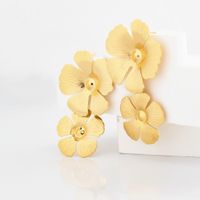 1 Paar Elegant Süss Pendeln Blume Überzug Eisen Vergoldet Tropfenohrringe main image 3