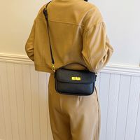 Women's Small Pu Leather Solid Color Streetwear Lock Clasp Handbag main image 8