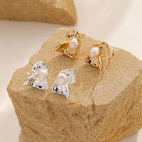 1 Pair IG Style Simple Style Solid Color Inlay Copper Freshwater Pearl 18K Gold Plated Silver Plated Ear Studs main image 1