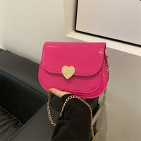 Femmes Moyen Faux Cuir Forme De Cœur Couleur Unie Style Classique Carré Couvercle Rabattable Sac Bandoulière main image 3