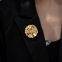 Elegant Lady Modern Style Flower Alloy Plating Inlay Artificial Pearls Women's Brooches main image 1