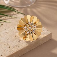Elegant Lady Modern Style Flower Alloy Plating Inlay Artificial Pearls Women's Brooches main image 4