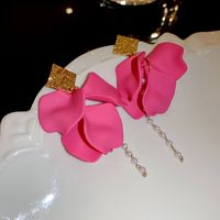 1 Pair Casual Simple Style Petal Pearl Alloy Drop Earrings sku image 1