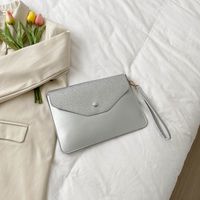 Women's Medium Pu Leather Solid Color Basic Magnetic Buckle Clutch Bag sku image 3