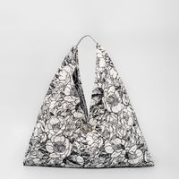Women's Medium Polyester Cotton Printing Ethnic Style Magnetic Buckle Cloud Shape Bag sku image 3