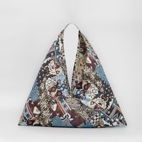 Women's Medium Polyester Cotton Printing Ethnic Style Magnetic Buckle Cloud Shape Bag sku image 1