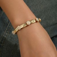 Simple Style Solid Color Alloy Zinc Inlay Pearl Women's Bracelets main image 3