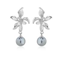 1 Pair Elegant Vintage Style French Style Flower Inlay Alloy Pearl Silver Plated Drop Earrings main image 6