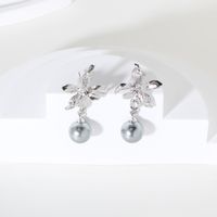 1 Pair Elegant Vintage Style French Style Flower Inlay Alloy Pearl Silver Plated Drop Earrings main image 1
