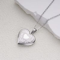 304 Stainless Steel 18K Gold Plated IG Style Sweet Heart Shape Pendant Necklace Locket Necklace main image 7