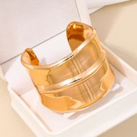 Simple Style Classic Style Solid Color Zinc Alloy Hollow Out Women's Bangle main image 2