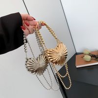 Women's Small Metal Solid Color Elegant Vintage Style Heart-shaped Clasp Frame Evening Bag main image 1