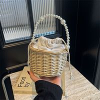 Women's Medium Straw Solid Color Vacation Beach Pearls Weave String Straw Bag main image 3