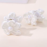 Women's Cute Flower Artificial Pearl Cloth Hair Claws main image 4