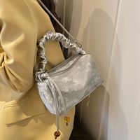 Women's Medium Pu Leather Solid Color Classic Style Streetwear Square Zipper Crossbody Bag main image 3