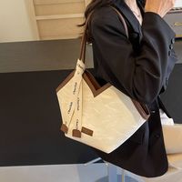 Women's Large Pu Leather Solid Color Basic Classic Style Pillow Shape Zipper Tote Bag main image 4