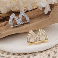 1 Pair Elegant Triangle Inlay Copper Zircon Rose Gold Plated Ear Studs main image 1