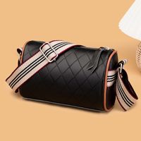 Women's Medium Leather Solid Color Streetwear Zipper Shoulder Bag main image 8