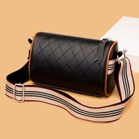 Women's Medium Leather Solid Color Streetwear Zipper Shoulder Bag main image 7
