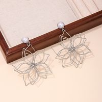 1 Pair Streetwear Elegant Flower Hollow Out Inlay 201 Stainless Steel Zinc Alloy Artificial Pearls Drop Earrings main image 7