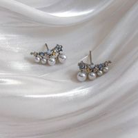 1 Pair IG Style Elegant Lady Geometric Crown Inlay Artificial Pearl Copper Zircon Ear Studs main image 10