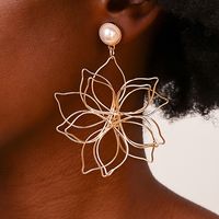 1 Pair Streetwear Elegant Flower Hollow Out Inlay 201 Stainless Steel Zinc Alloy Artificial Pearls Drop Earrings sku image 1