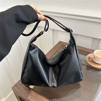 Women's Large Pu Leather Solid Color Basic Classic Style Pillow Shape Zipper Crossbody Bag main image 5