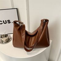 Women's Large Pu Leather Solid Color Basic Classic Style Pillow Shape Zipper Crossbody Bag main image 6