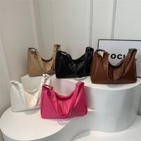 Women's Large Pu Leather Solid Color Basic Classic Style Pillow Shape Zipper Crossbody Bag main image 1