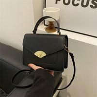 Women's Medium Pu Leather Solid Color Vintage Style Classic Style Square Flip Cover Crossbody Bag main image 4