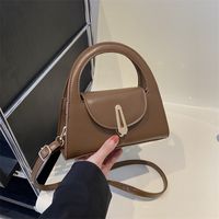 Women's Medium Pu Leather Solid Color Streetwear Square Lock Clasp Crossbody Bag main image 3