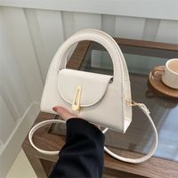 Women's Medium Pu Leather Solid Color Streetwear Square Lock Clasp Crossbody Bag main image 4