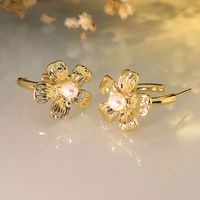 1 Pair Elegant Lady Classic Style Flower Inlay Zinc Alloy Artificial Pearls Ear Studs main image 6