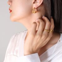 1 Pair Elegant Spiral Stripe Chains Print 201 Stainless Steel Gold Plated Ear Studs main image 4