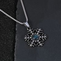 304 Stainless Steel Modern Style Classic Style Inlay Snowflake Acrylic Pendant Necklace main image 5